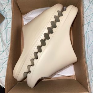 yezzy slide, color -bone